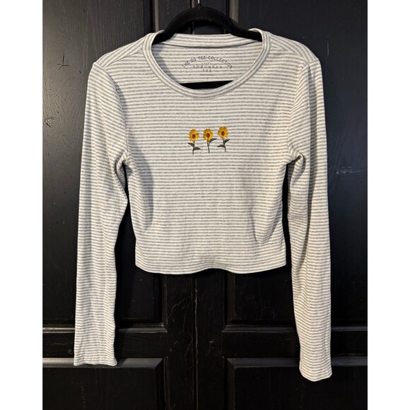 Aeropostale Tops - Aero Gray White Striped Embroidered Round Neck Long Sleeve Cropped Tee L
